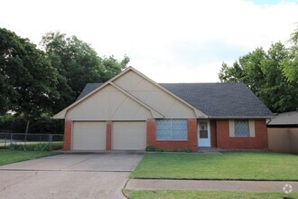 Building Photo - Spacious 3 Bed 2 Bath In Edmond