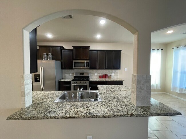 Building Photo - 1826 Bravos Manor Ln