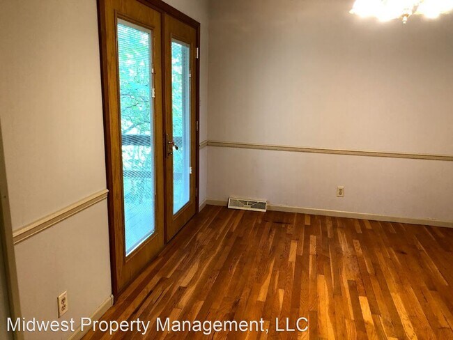 Building Photo - 1237 El Chaparral Ave S