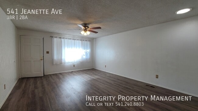 Building Photo - 541 Jeanette Ave