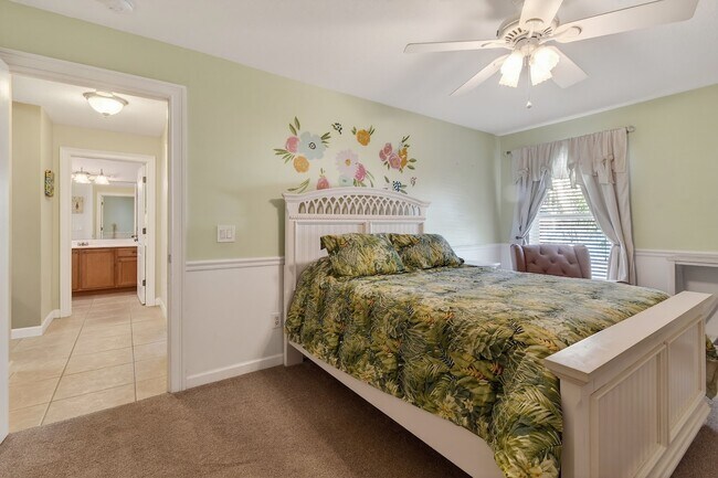 Building Photo - 3221 SE Quay St