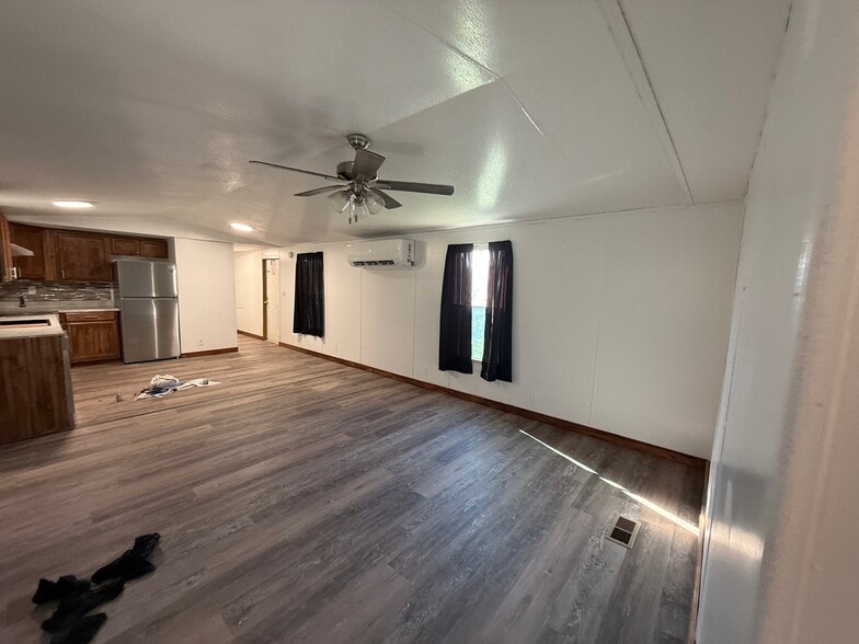 Building Photo - 46 Toll Gate Ct