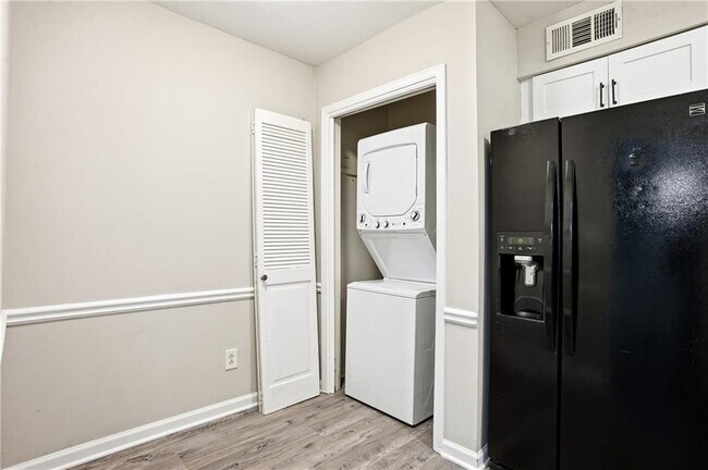 Building Photo - 151 Elysian Way NW