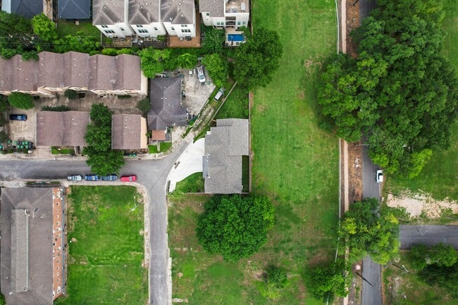 Building Photo - 3512 Mosley Ct