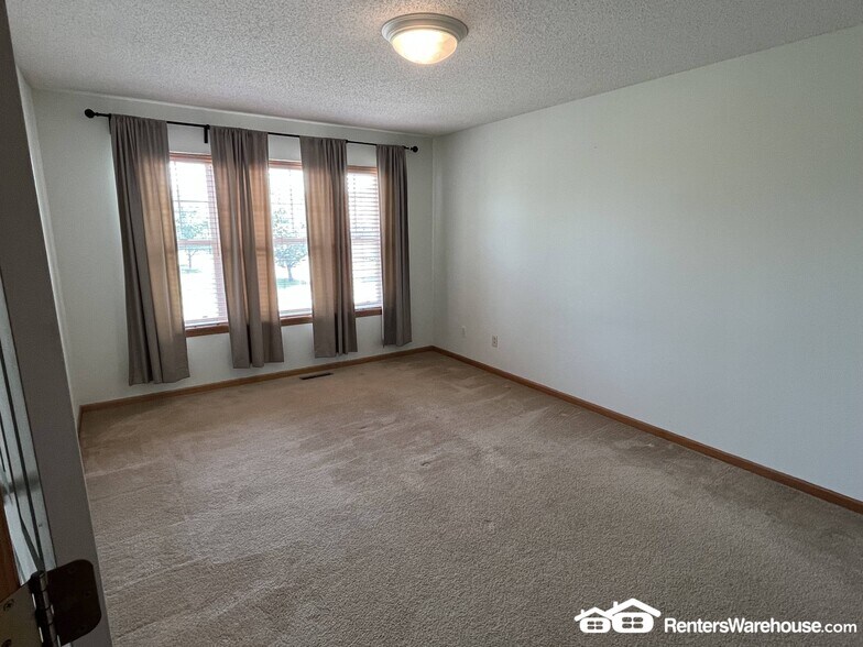 Building Photo - 17058 Embers Ave