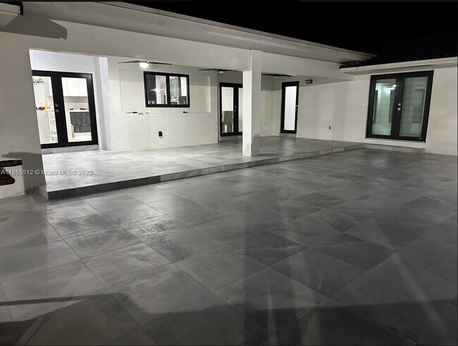 Building Photo - 2721 SW 130th Ave