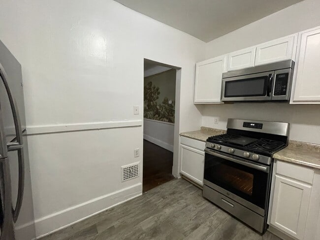 Building Photo - 3277 Calvert Ave