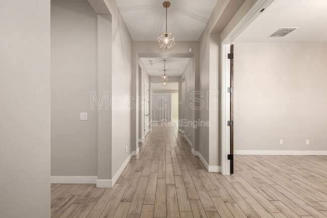 Building Photo - 10627 E Tumbleweed Ave