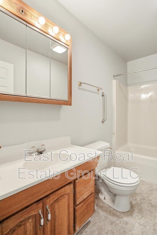 Building Photo - 257 School House Dr