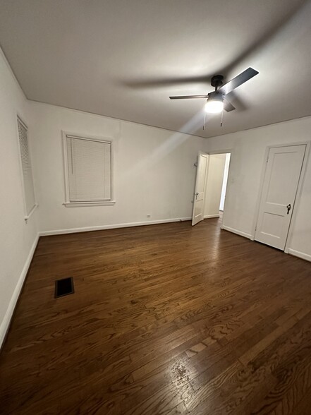 Building Photo - 5806 Goodwin Ave