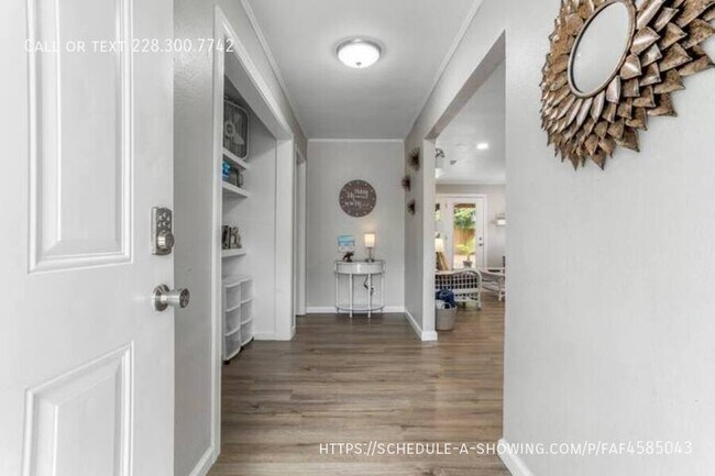 Building Photo - 1807 Curcor Dr