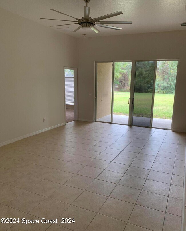 Building Photo - 1227 Hasley Pl