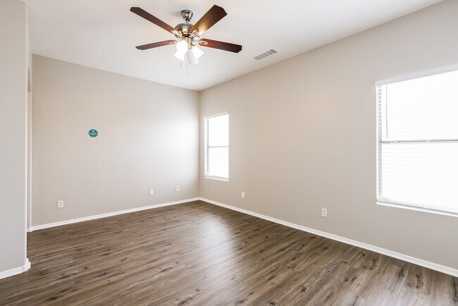 Building Photo - 12925 W Charter Oak Rd