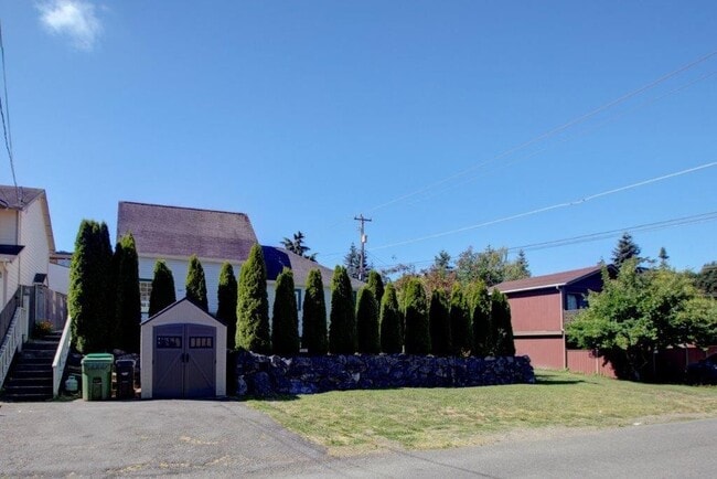 Building Photo - Charming 2 Bed | 2 Bath Country Charmer
