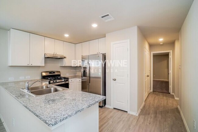 Building Photo - 3 BEDROOM - DURBIN