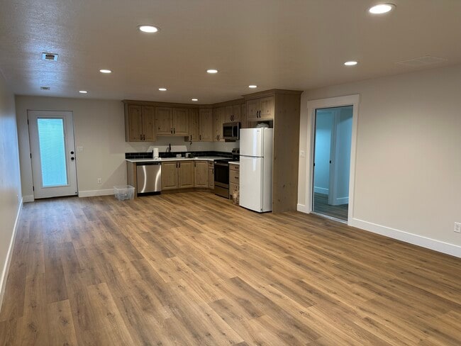 Building Photo - 2237 W 1370 N