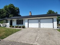 Building Photo - 2 Bedroom 1.5 Bath Washer Dryer Included i...