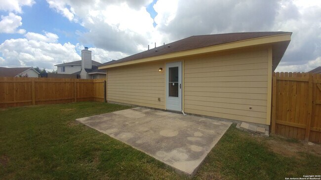 Building Photo - 9215 Mare Country