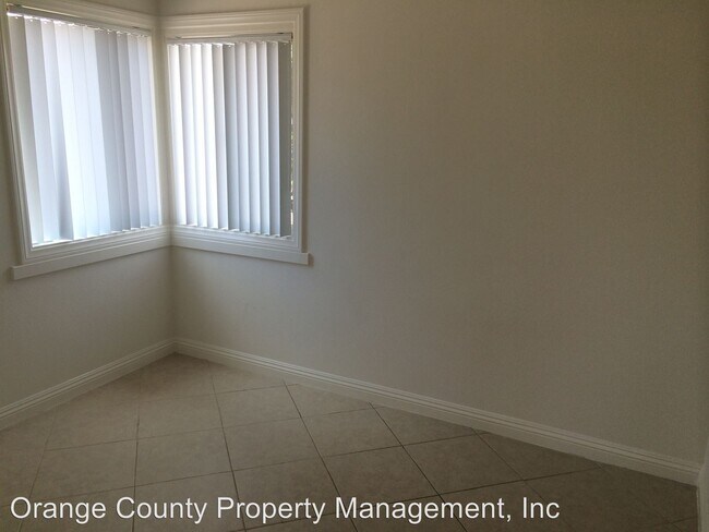 Building Photo - 714-718 W 20th St