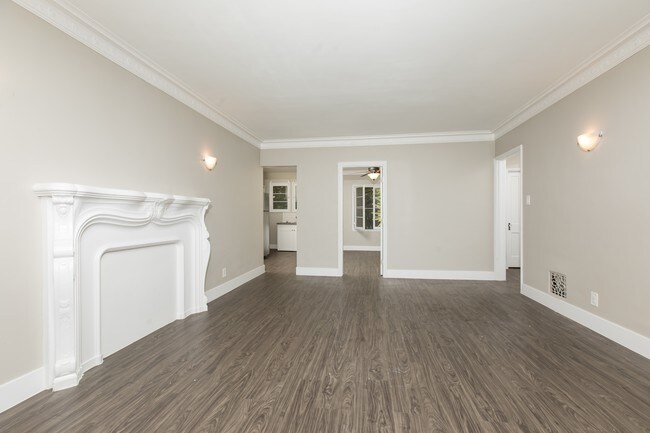 Spacious Living Room - Hayden on Hollywood (7407)