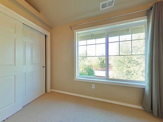 Building Photo - 4 Bedroom House ~ Albany ~ Pet Friendly