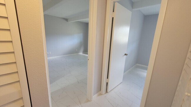Building Photo - 1045 S Flagler Ave