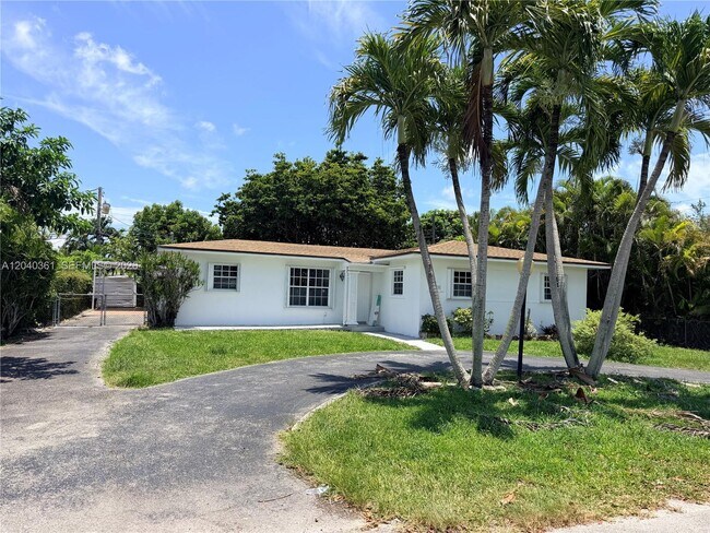 Building Photo - 1525 SW 76th Ct