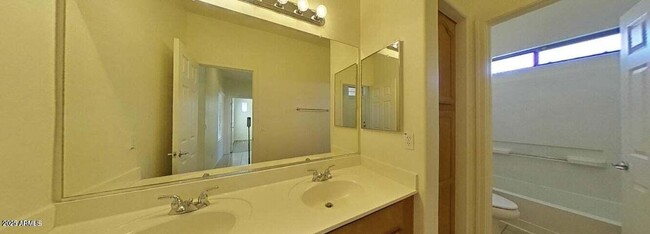 Building Photo - 3273 E Roadrunner Dr