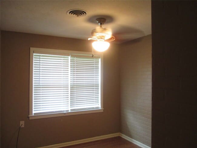 Building Photo - 19 28th St N