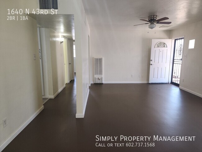 Building Photo - Nice 1950's 2-bedroom house with a huge ba...