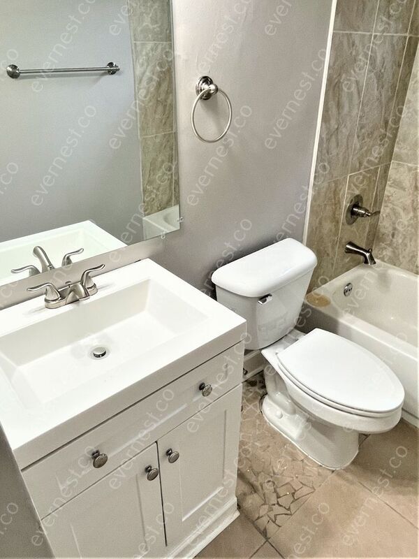 Building Photo - 6691 Lake Forest Dr