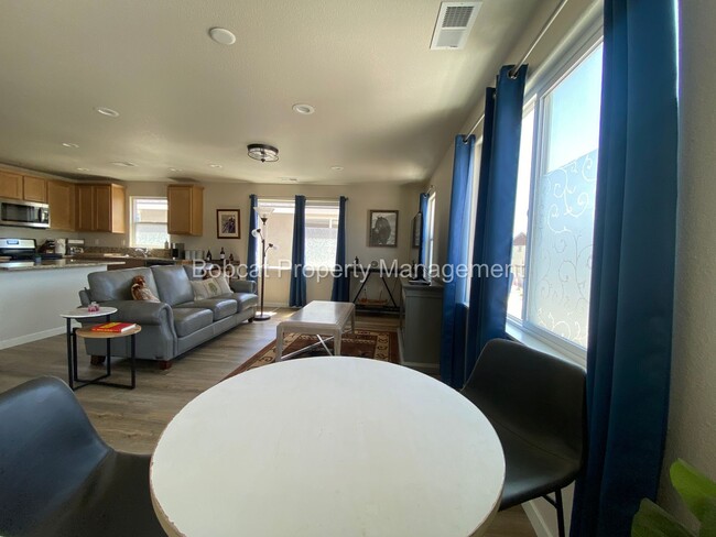 Building Photo - Nicely Furnished Townhome in Indian Hills