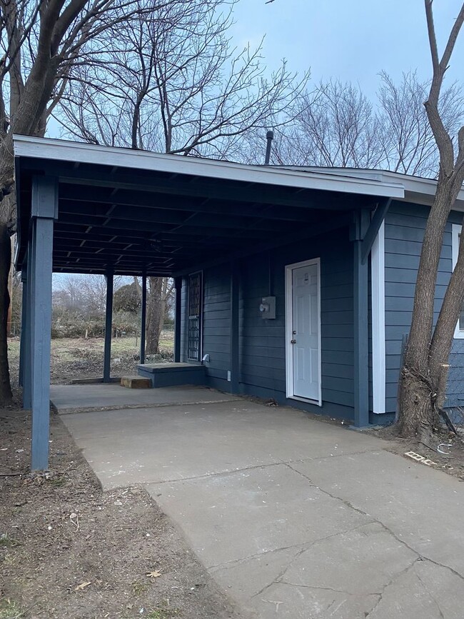 Building Photo - 3 Bedroom Home in North Tulsa