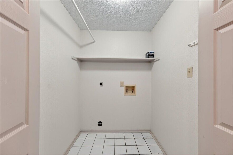 Building Photo - 3509 Edgehill St