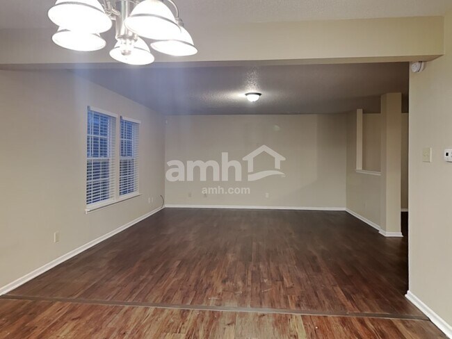 Building Photo - 6503 W Philadelphia Dr