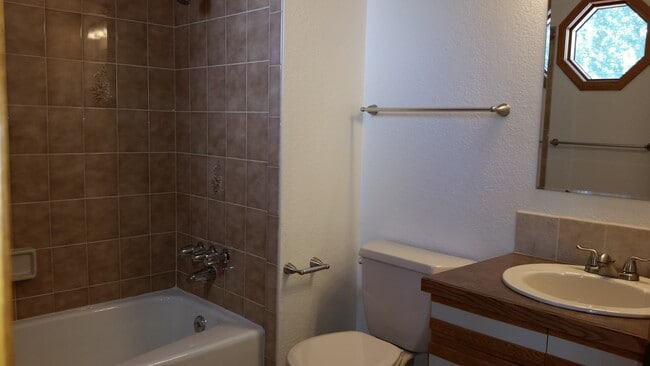 Building Photo - Condo for Rent