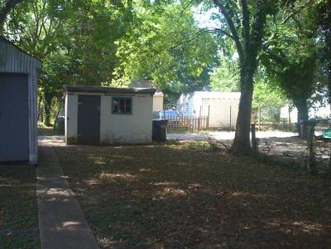 Building Photo - 3.5 bed house in Fulton Hill! Enjoy the beautiful neighborhood, central hvac, laundry, yard!