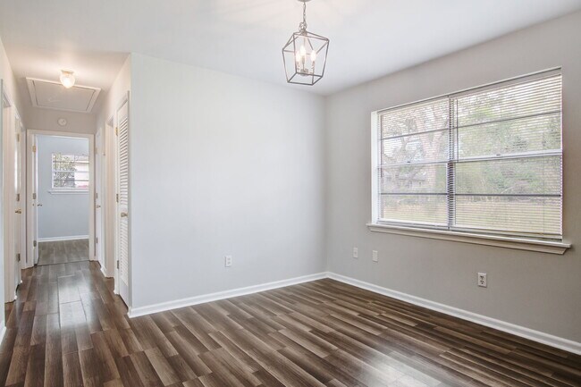 Building Photo - 1908 Swift Ave