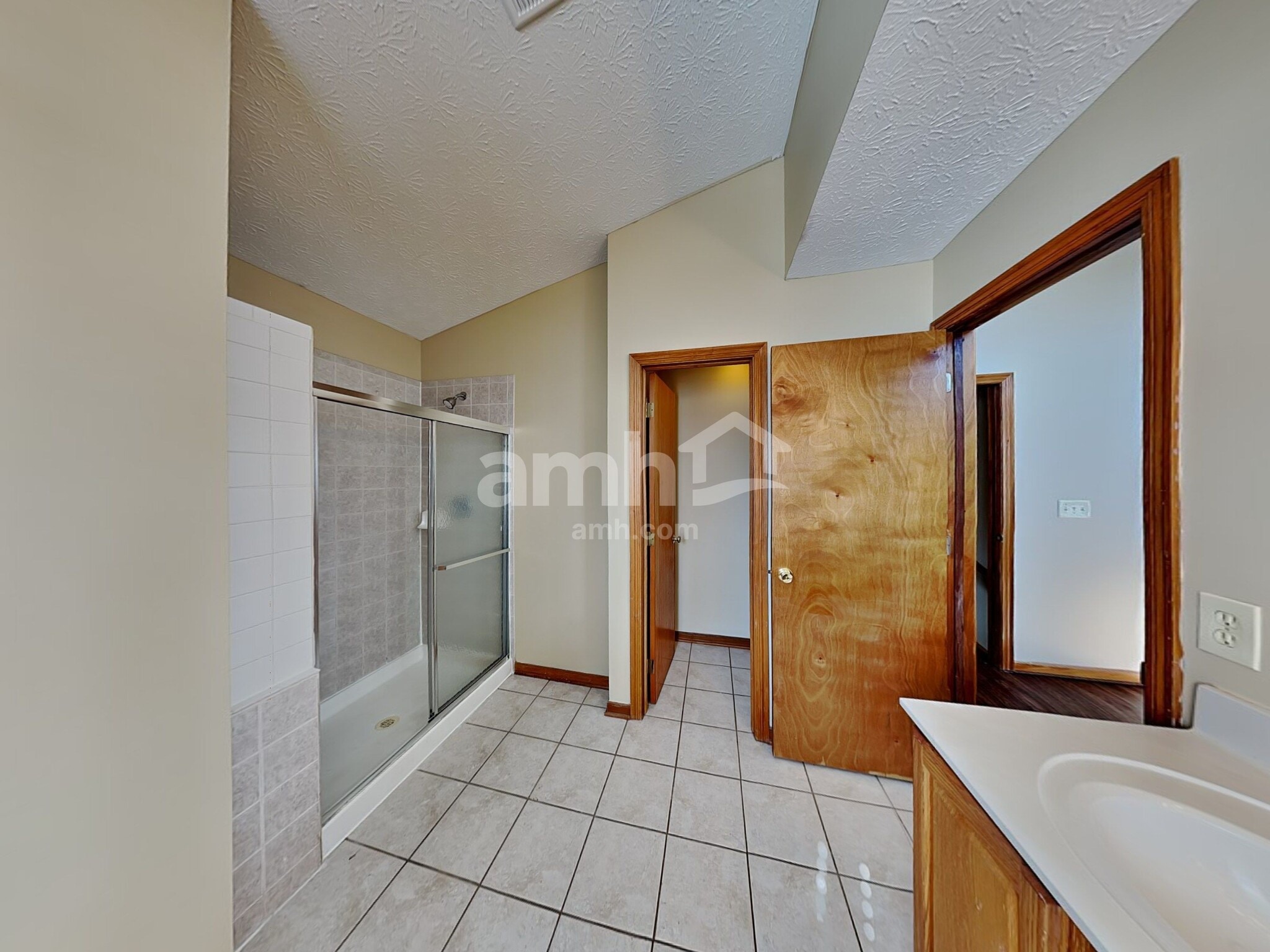 Building Photo - 375 Highbanks Valley Dr