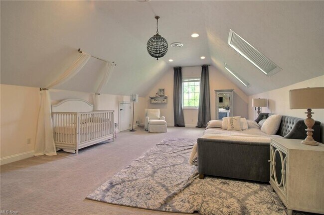 Building Photo - 40 Hamlet Ct