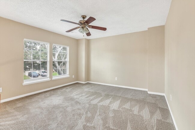 Building Photo - 5635 Sage Manor Dr