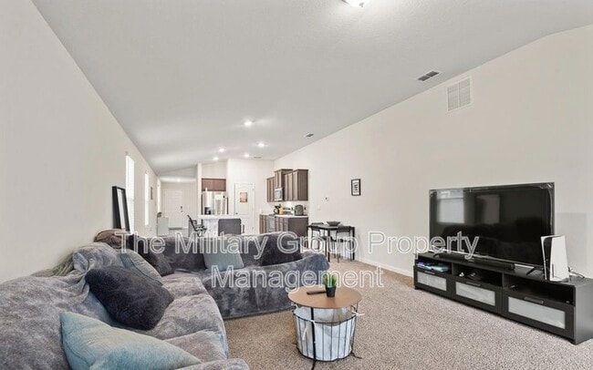Building Photo - 15661 Strawberry Roan Ct