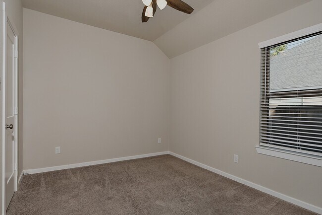Building Photo - 151 Silva Creek Trl