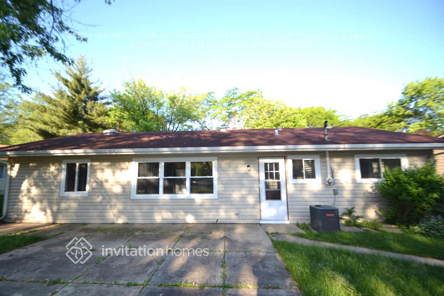 Building Photo - 1875 N Newport Rd