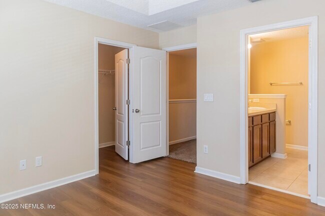 Building Photo - 4220 Plantation Oaks Blvd