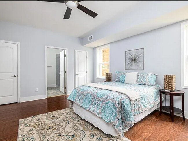 Building Photo - Spacious 5BR/3.5 BA Renovated Home Near Beltline with Off-Street Parking