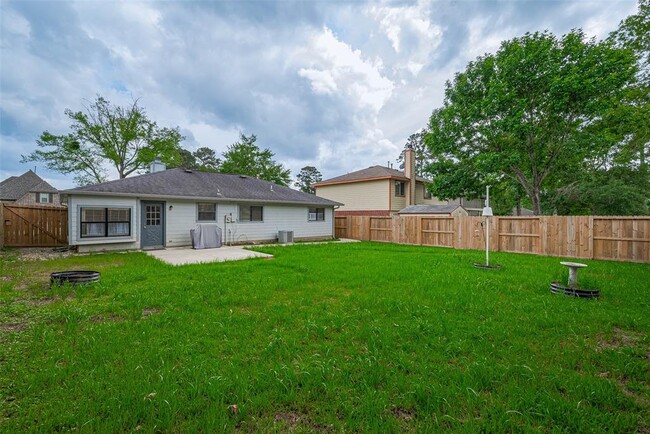 Building Photo - 12050 La Salle River Rd