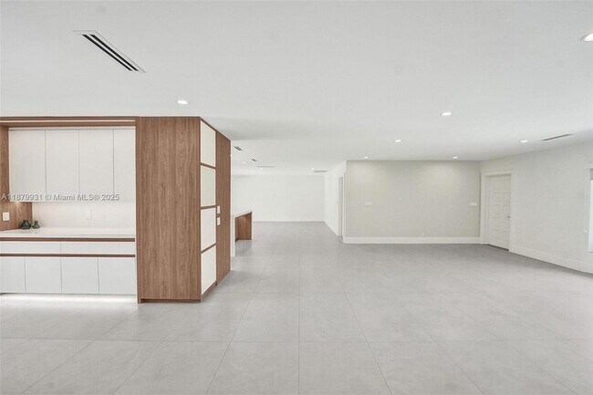 Building Photo - 4814 Arthur St