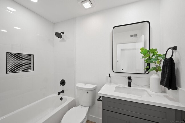 Building Photo - 7160 Alsacia St