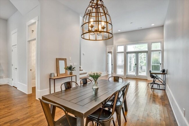 Building Photo - 10671 Serenbe Ln